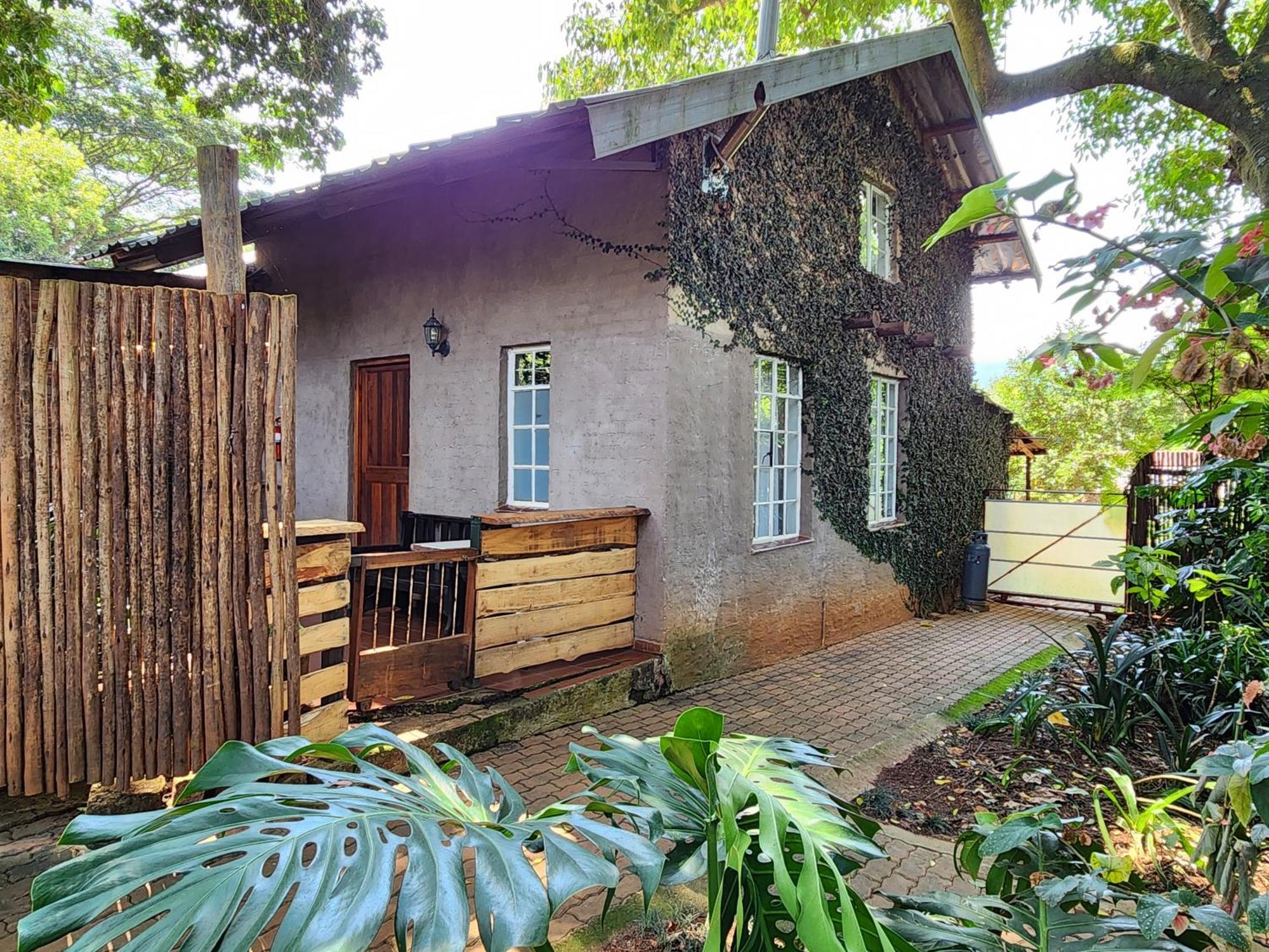 Softwaters Guesthouse Cottages Луис-Тричард Экстерьер фото