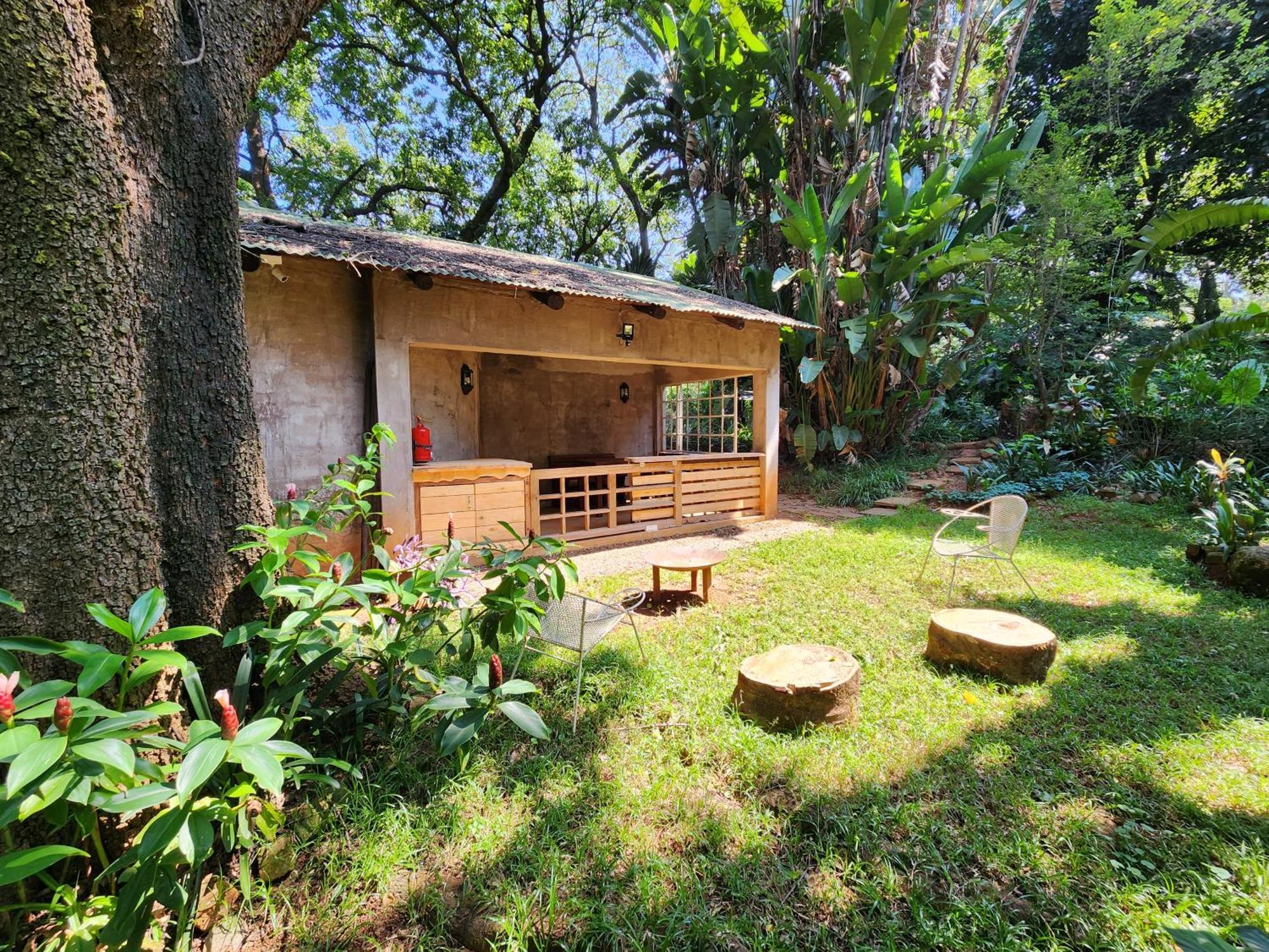 Softwaters Guesthouse Cottages Луис-Тричард Экстерьер фото